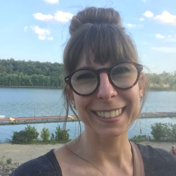 Meet your Posher, Tracea - Picture 2 of 4